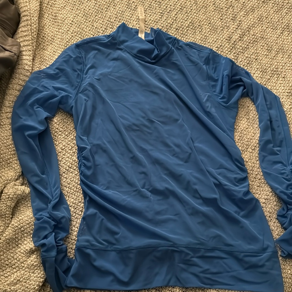 Blue Lululemon net long sleeve shirt